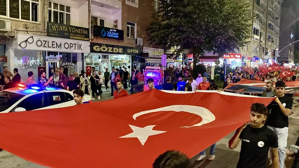 Kırşehir’de Zafer Bayramı kutlamaları fener alayı ve konserle sona erdi
