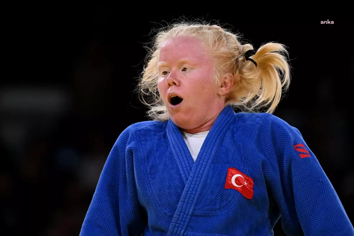 Cahide Eke Bronz Madalya Kazandı