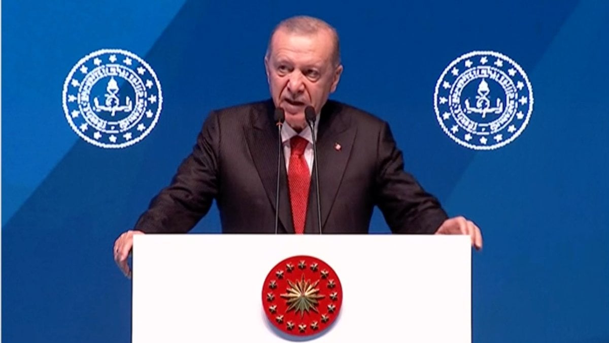 Cumhurbaşkanı Erdoğan: Sosyal medya çocuklarımızı zehirliyor