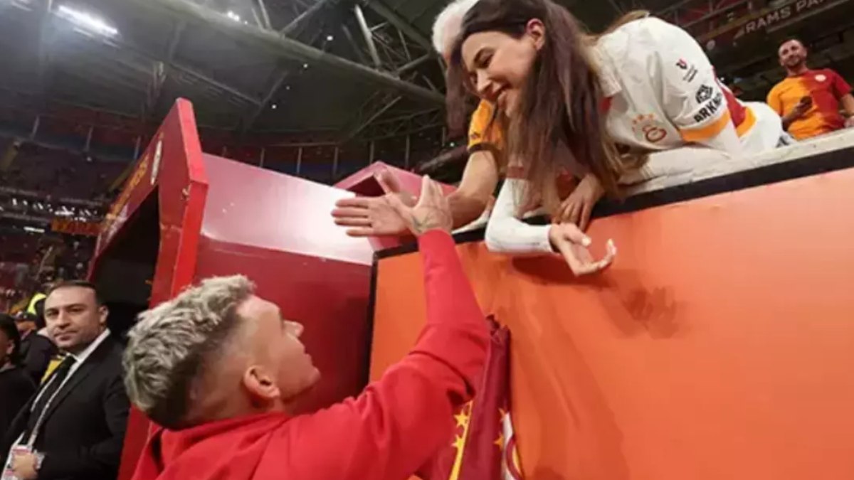 Devrim Özkan Lucas Torreira’ya derbi için şans öpücüğü verdi