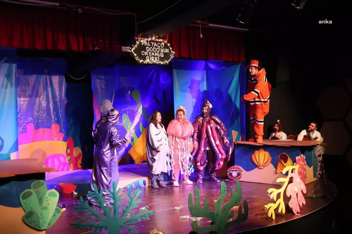 Merkezefendi Kent Tiyatrosu’ndan ‘Palyaço Dodo’nun Okyanus Sirki’ Büyük İlgi Gördü