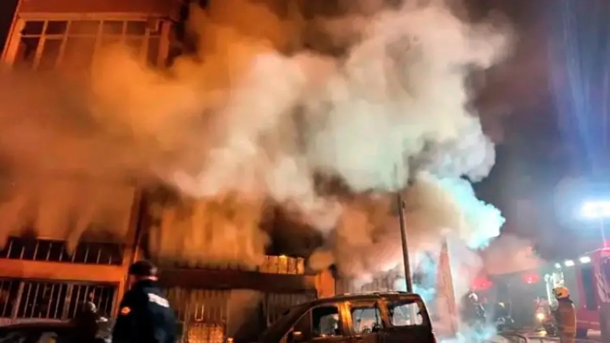 Yatak imalathanesinde korkutan yangın