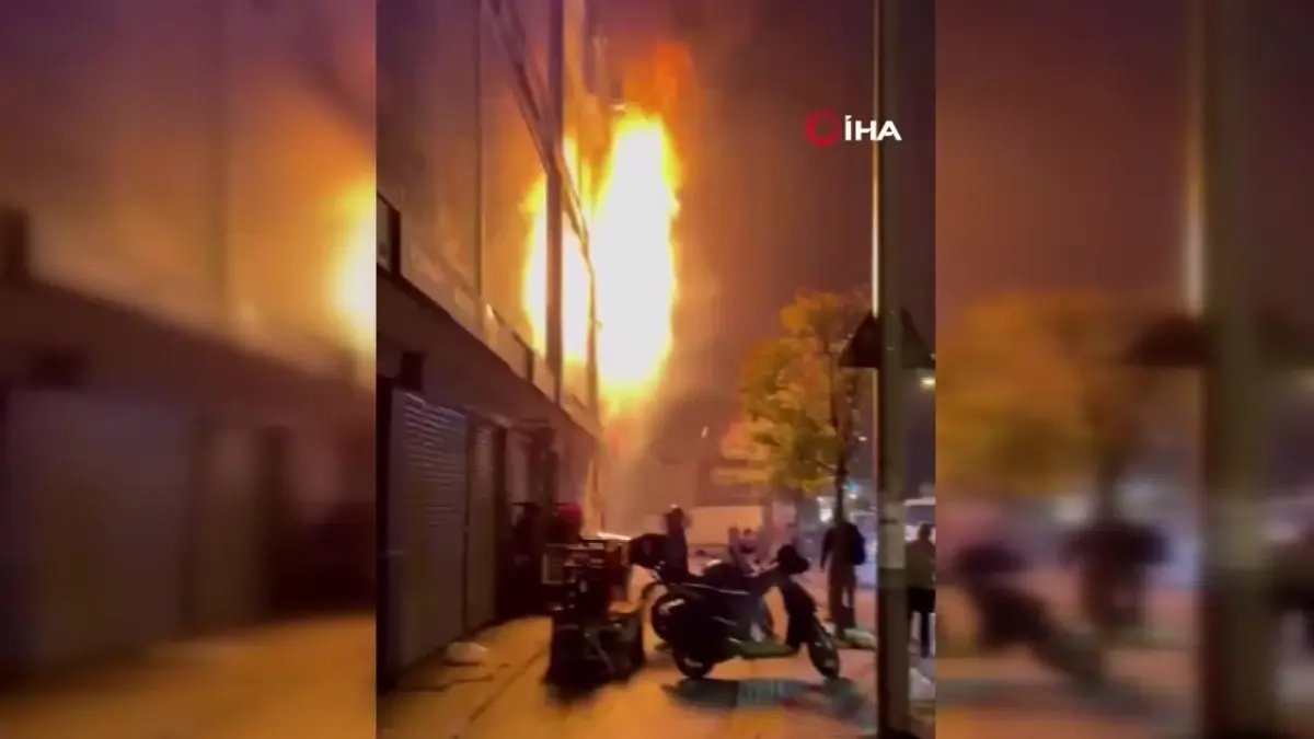 Esenyurt’ta Yangın: 2 Yaralı