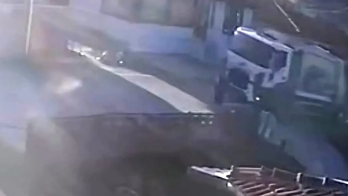 2 çocuk annesi, çöp kamyonunun çarpması sonucu ölmüştü! Feci kazanın görüntüleri ortaya çıktı