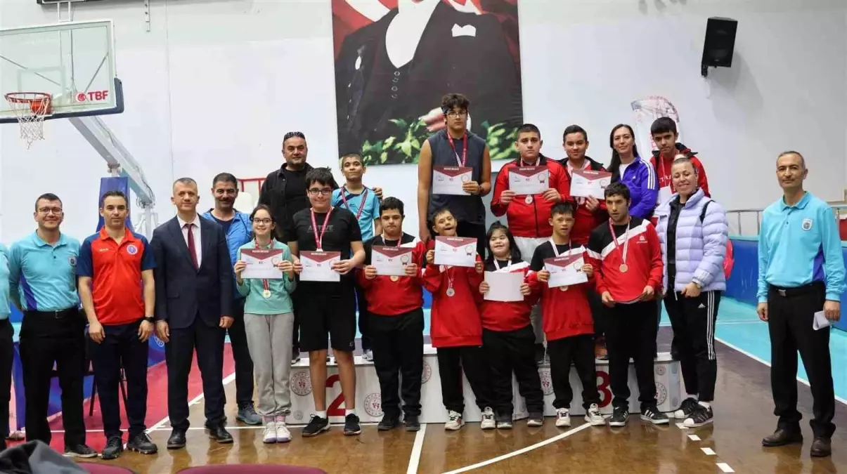 Aydın’da Özel Sporcular Masa Tenisi Şampiyonu Belirlendi