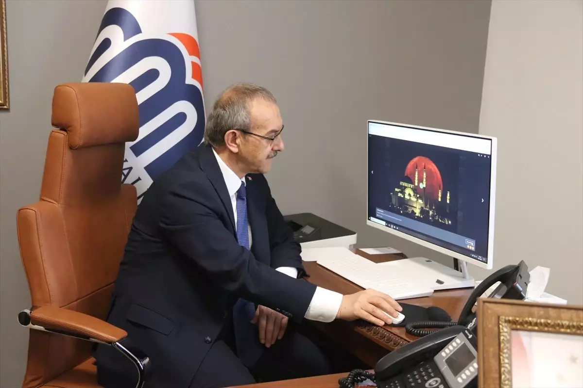 Vali Yavuz’dan Yılın Kareleri Oylaması