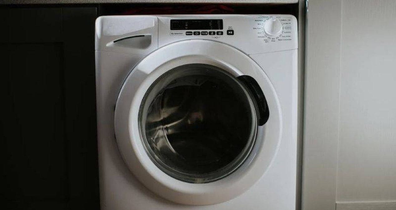 Çamaşır makinesinin camına yansıyan görüntü, cinsel saldırıyı ortaya çıkardı