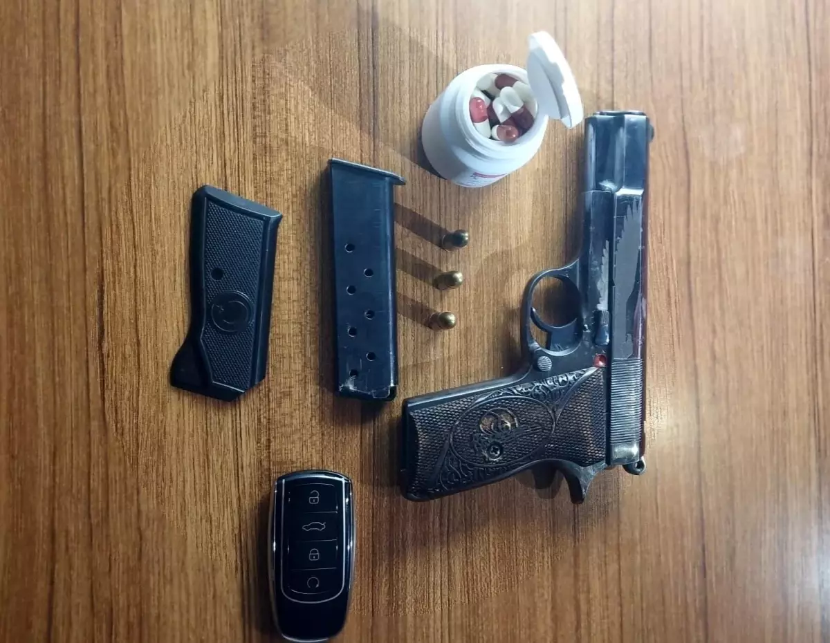 Samsun’da Çalıntı Araçla İlgili Operasyonda Silah ve Uyuşturucu Ele Geçirildi