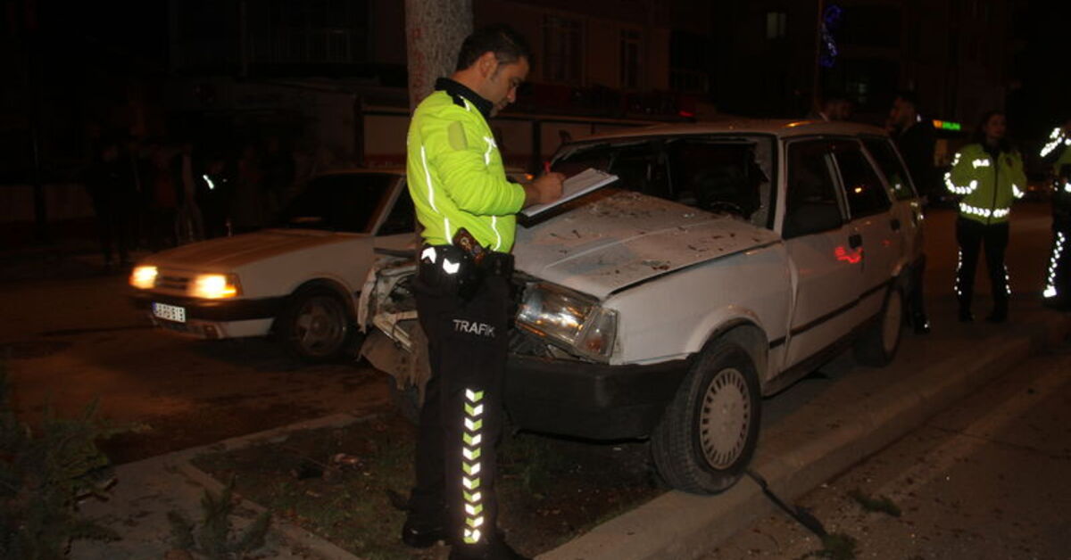 Konya’da araç refüjdeki ağaca çarptı: 6 yaralı